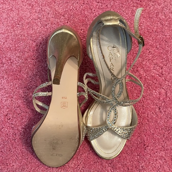 Shoes - Picture 3 of 4